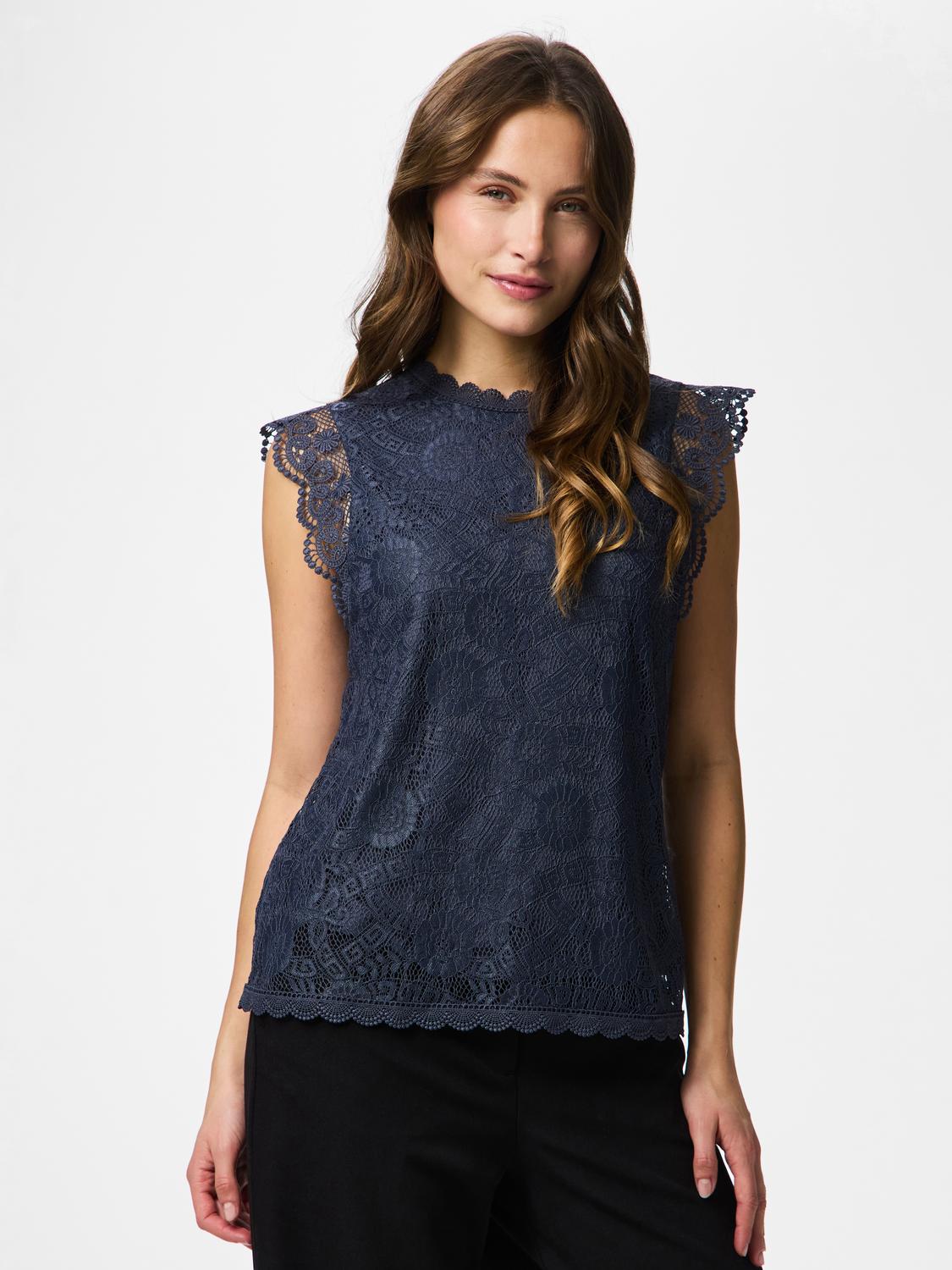 model_shot-front